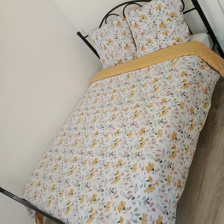Apartamento Joli Clichy Exterior foto